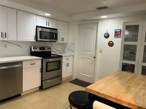 9894 Fairway Cove Lane Plantation FL 33324
