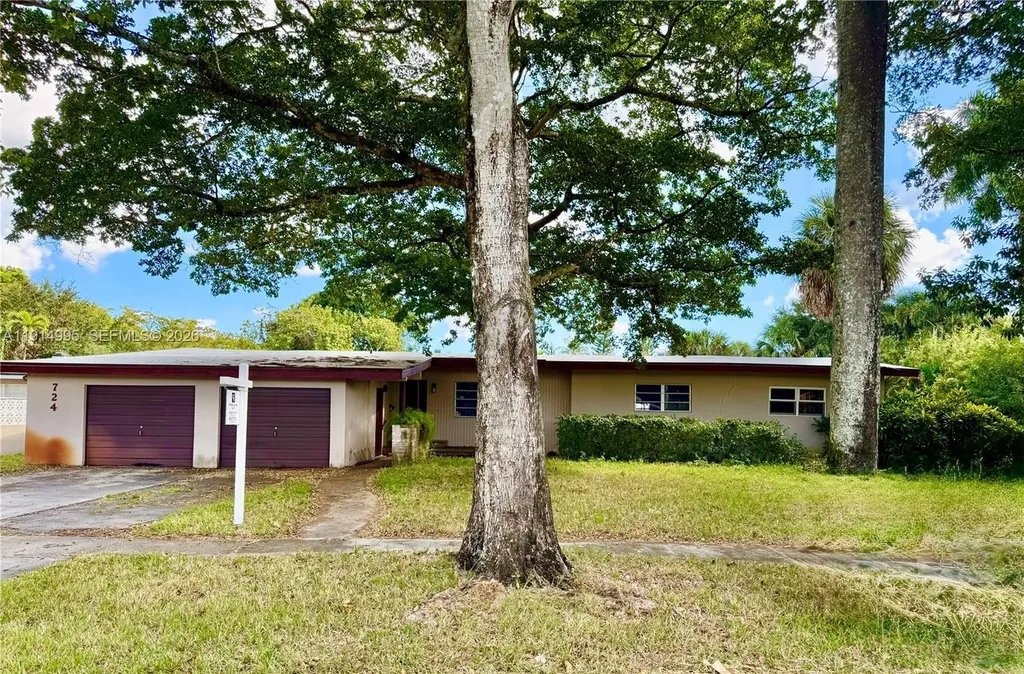 724 Garden Court Plantation FL 33317