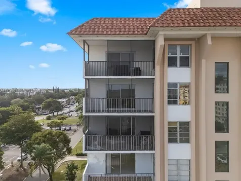 4174 Inverrary Drive Lauderhill FL 33319