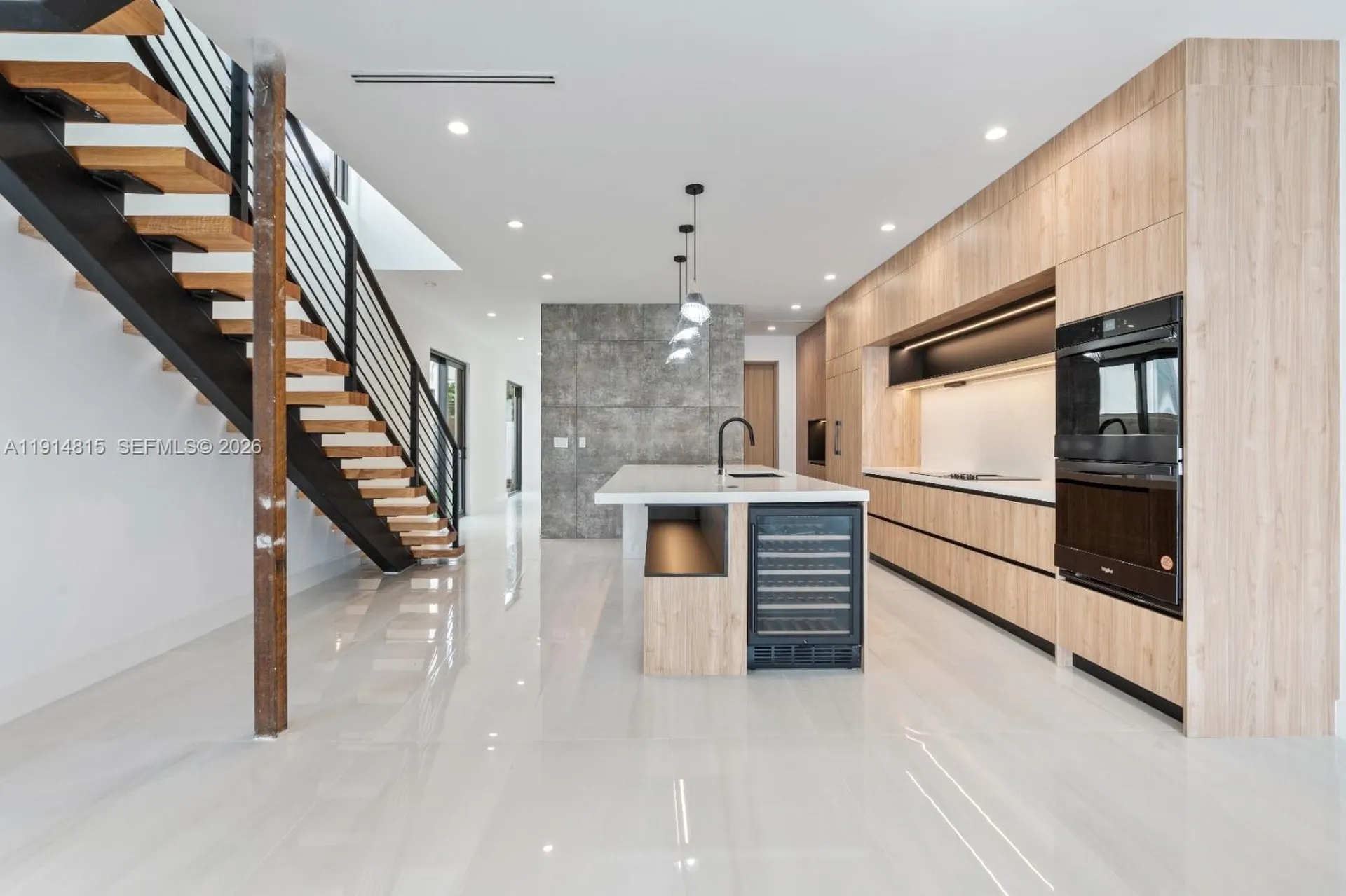 207 NE 17th Avenue Fort Lauderdale FL 33301