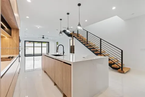 207 NE 17th Avenue Fort Lauderdale FL 33301