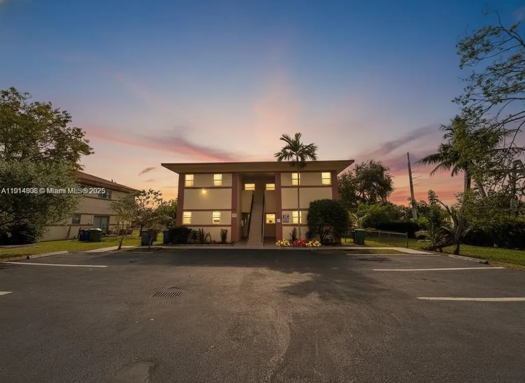 825 SW 10th Street Hallandale Beach FL 33009