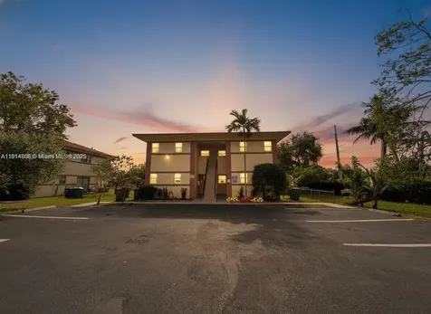 825 SW 10th Street Hallandale Beach FL 33009