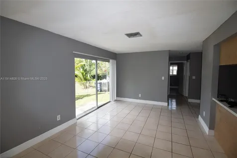 825 SW 10th Street Hallandale Beach FL 33009