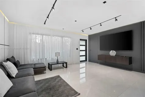 1101 N 14th Avenue Hollywood FL 33020