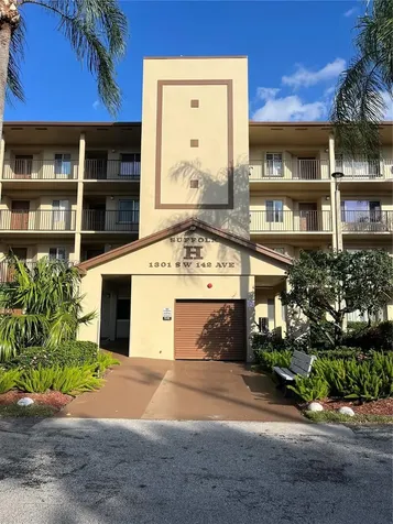 1301 SW 142nd Avenue Pembroke Pines FL 33027