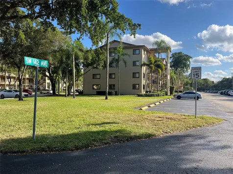 1301 SW 142nd Avenue Pembroke Pines FL 33027