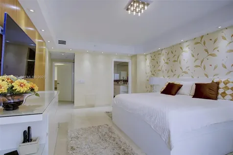 4775 Collins Avenue Miami Beach FL 33140