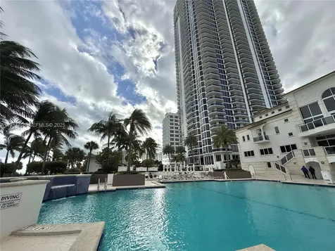 4775 Collins Avenue Miami Beach FL 33140