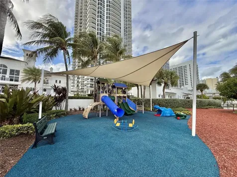 4775 Collins Avenue Miami Beach FL 33140