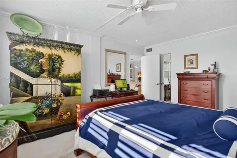 115 Royal Park Drive Oakland Park FL 33309