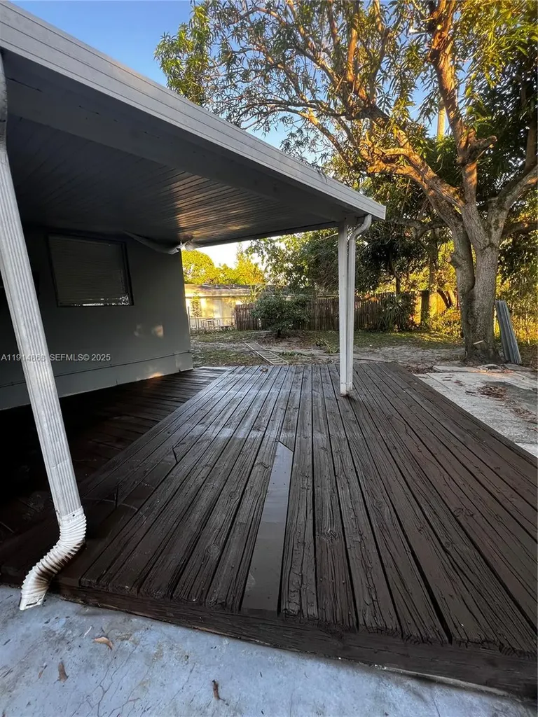 3820 SW 16th Street Fort Lauderdale FL 33312