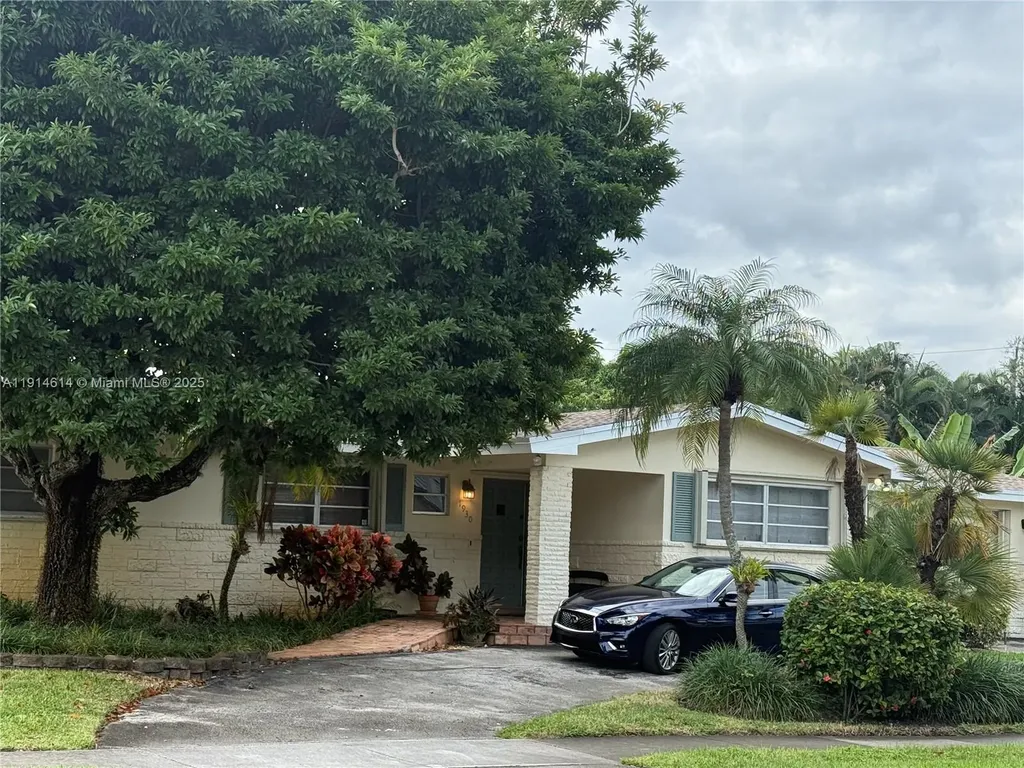 1930 NE 197th Terrace Miami FL 33179