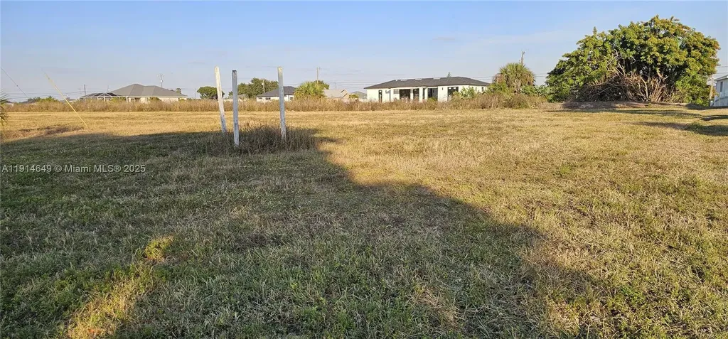 1427 NE 20 Th Cape Coral FL 33909