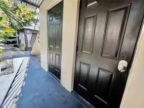 3520 SW 25th Street Miami FL 33133