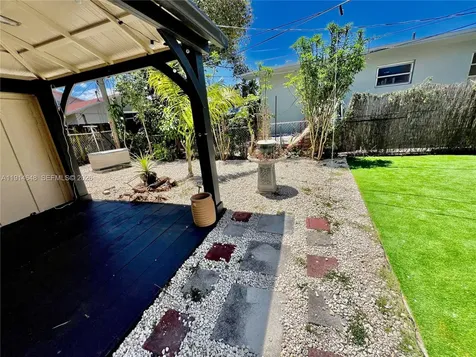 3520 SW 25th Street Miami FL 33133