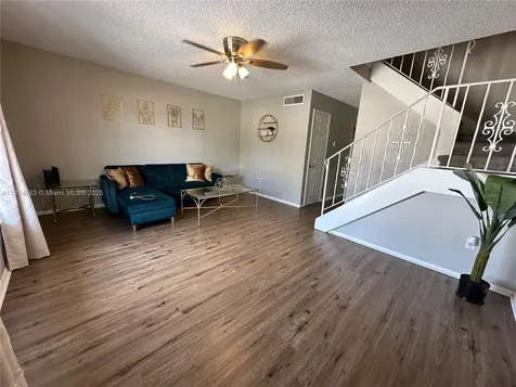 6060 Village Circle Orlando FL 32822