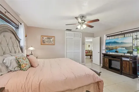10941 NW 18th Street Pembroke Pines FL 33026