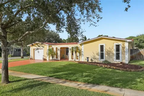 10941 NW 18th Street Pembroke Pines FL 33026
