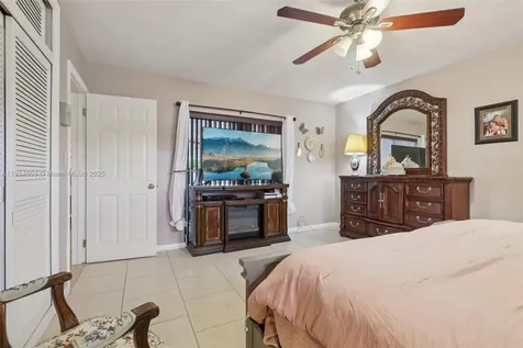 10941 NW 18th Street Pembroke Pines FL 33026