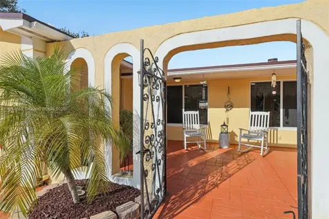 10941 NW 18th Street Pembroke Pines FL 33026