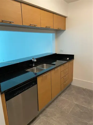 31 SE 5th Street Miami FL 33131