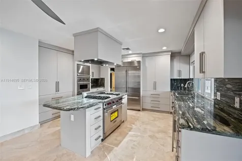 2015 NE 120th Road North Miami FL 33181