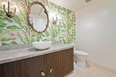 2015 NE 120th Road North Miami FL 33181