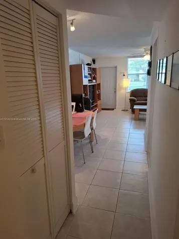 9081 Sunrise Lakes Sunrise FL 33322