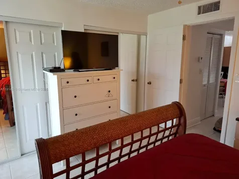9081 Sunrise Lakes Sunrise FL 33322