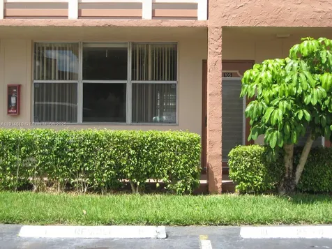 9081 Sunrise Lakes Sunrise FL 33322