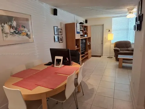 9081 Sunrise Lakes Sunrise FL 33322