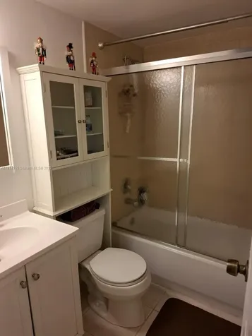9081 Sunrise Lakes Sunrise FL 33322
