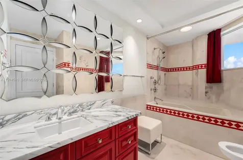 5025 Collins Avenue Miami Beach FL 33140