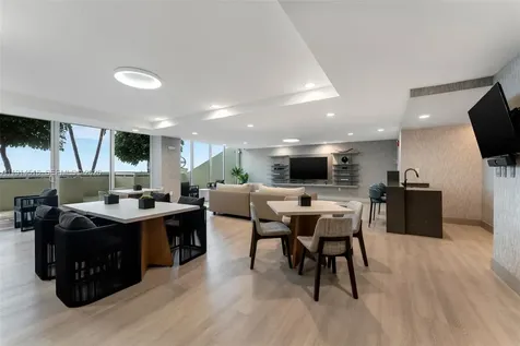 5025 Collins Avenue Miami Beach FL 33140