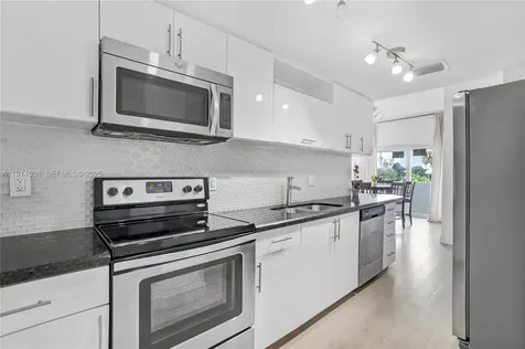 500 Bayview Drive Sunny Isles Beach FL 33160