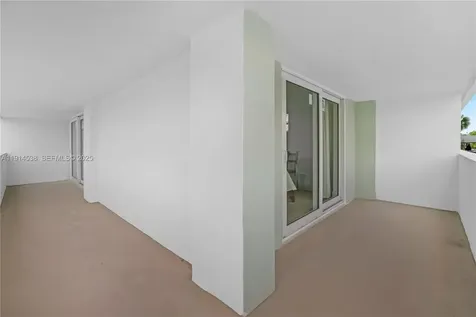 500 Bayview Drive Sunny Isles Beach FL 33160