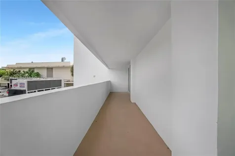 500 Bayview Drive Sunny Isles Beach FL 33160