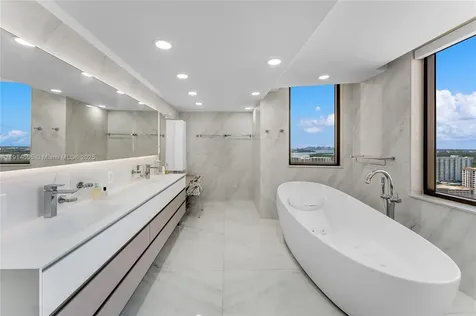 16275 Collins Avenue Sunny Isles Beach FL 33160