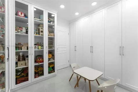 16275 Collins Avenue Sunny Isles Beach FL 33160