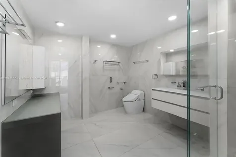 16275 Collins Avenue Sunny Isles Beach FL 33160