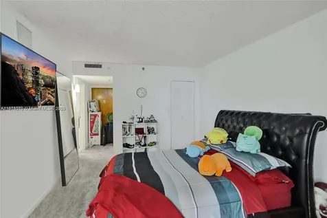 7601 E Treasure Drive North Bay Village FL 33141