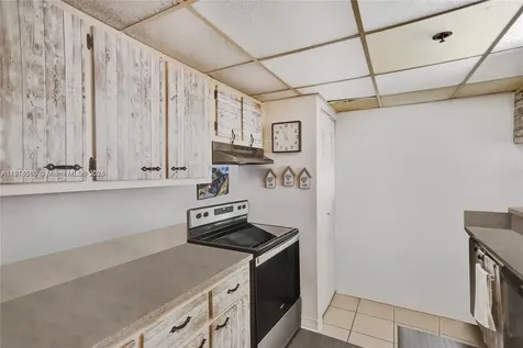 7601 E Treasure Drive North Bay Village FL 33141