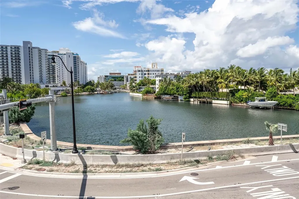 2600 Collins Avenue Miami Beach FL 33140
