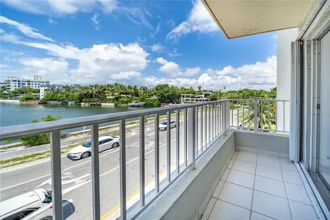 2600 Collins Avenue Miami Beach FL 33140