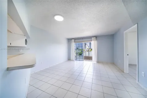2600 Collins Avenue Miami Beach FL 33140