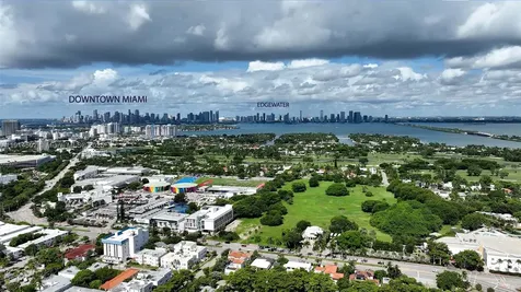 2600 Collins Avenue Miami Beach FL 33140
