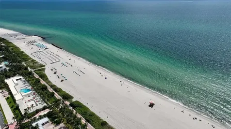 2600 Collins Avenue Miami Beach FL 33140