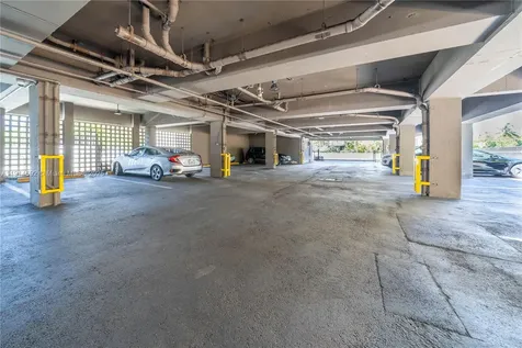 2600 Collins Avenue Miami Beach FL 33140