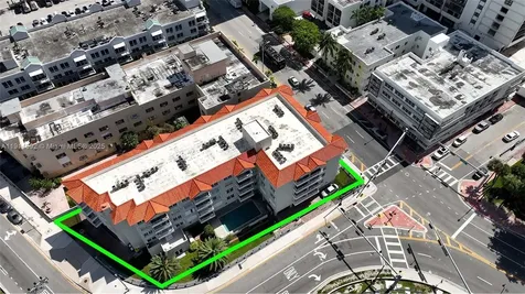 2600 Collins Avenue Miami Beach FL 33140